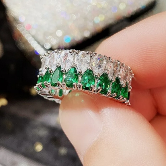 Cz & peridot Gemstone band ring - Picture 8 of 12